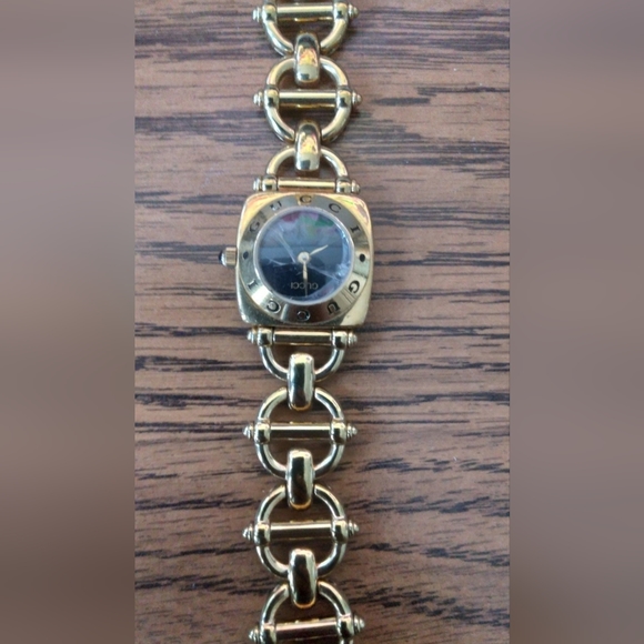 Gucci 6400L women's watch read description - Picture 4 of 9